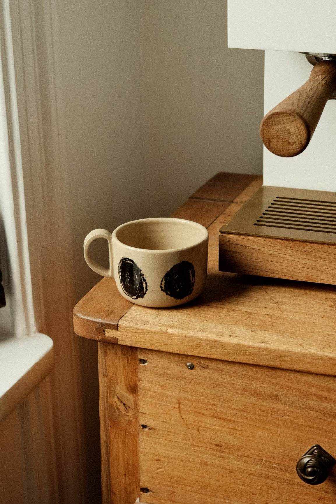 Vintage Mug in Black Pepper